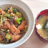 2024 1201　赤魚ときのこの卵とじ丼　豆腐とわかめのお味噌汁|いもこ。さん