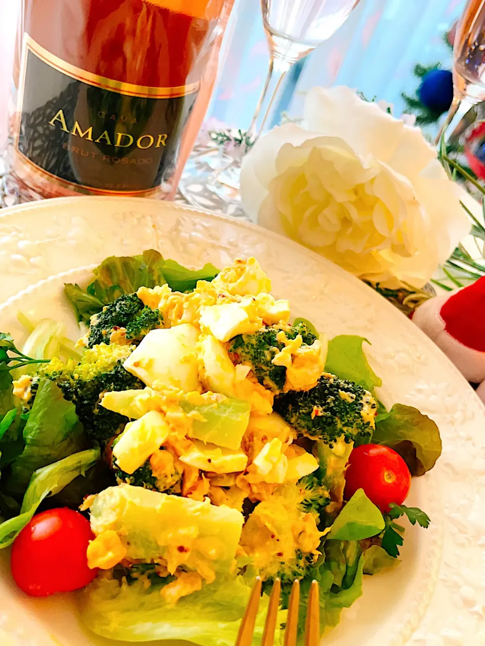 デリサラダ🥗で乾杯ｯ🥂🍷💕💕😍|ゆかこさん