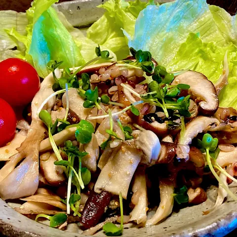 「キヌアと雑穀のみそチーズ風味」を使ってみたSnapdishの料理・レシピ写真: 「キノコのグリルサラダ」