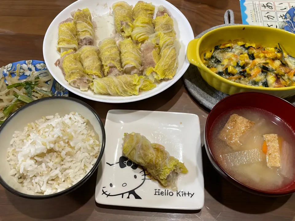 白菜豚肉ロール酒蒸し　大根と厚揚げの味噌汁　ほうれん草とベーコンのチーズ焼き　もやしとニラのナムル|おさむん17さん