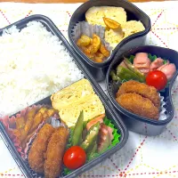 お肉屋さんのコロッケ弁当| アッキーさん