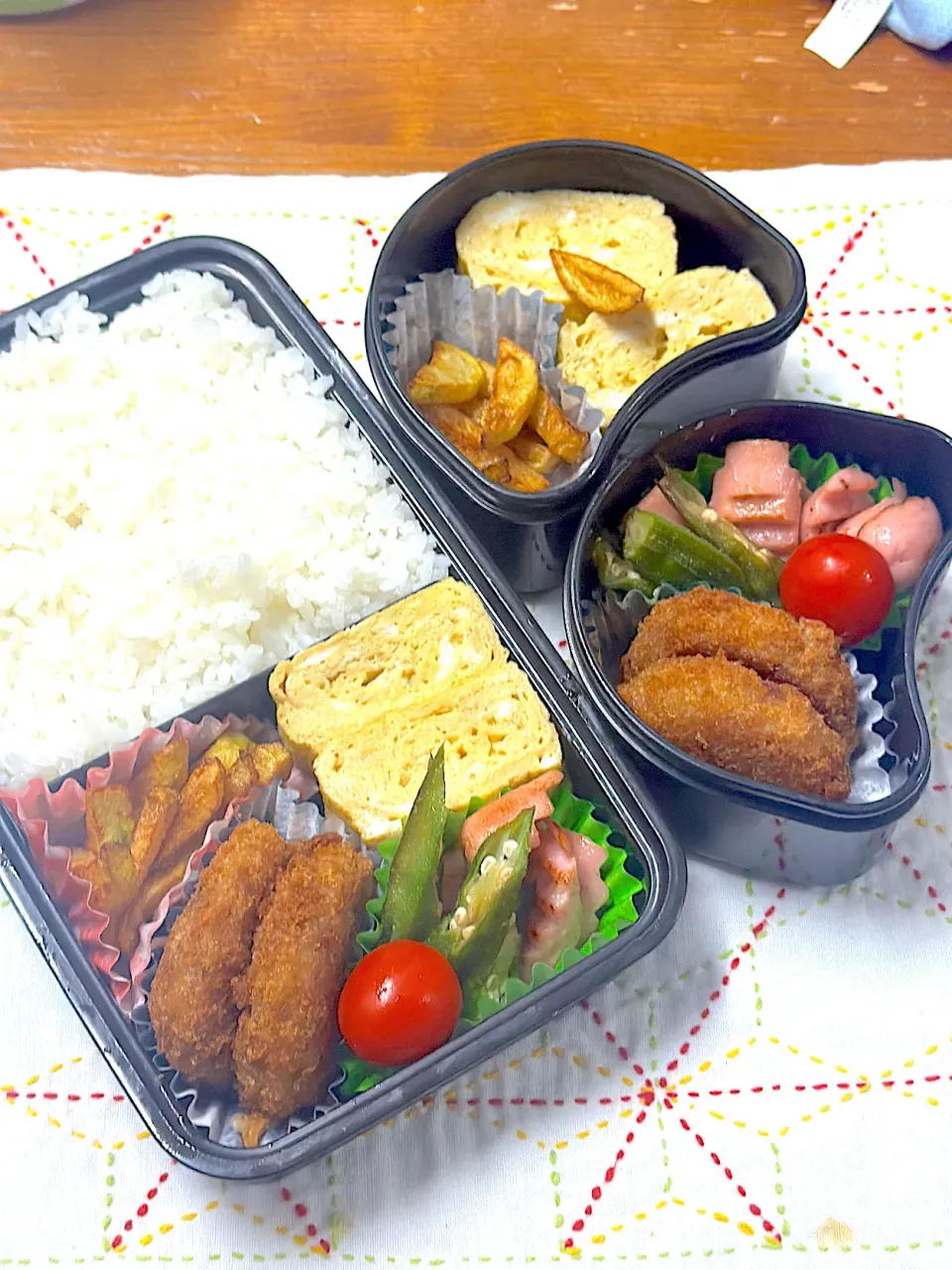 お肉屋さんのコロッケ弁当|アッキーさん