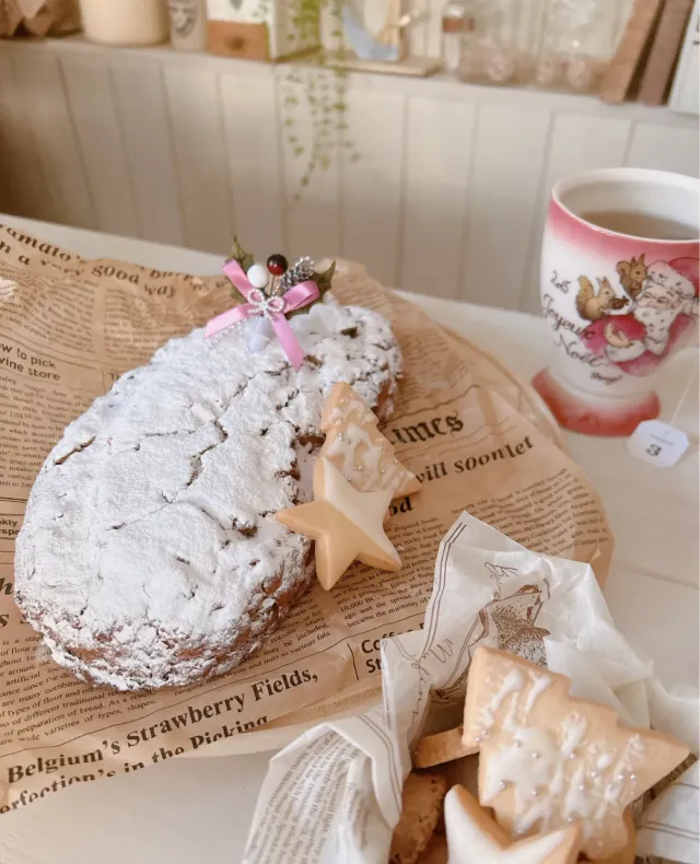 Snapdishの料理・レシピ写真:シュトーレン🎄｜いよいよクリスマス🎄どっしり焼けたケーキで迎えましょう♪