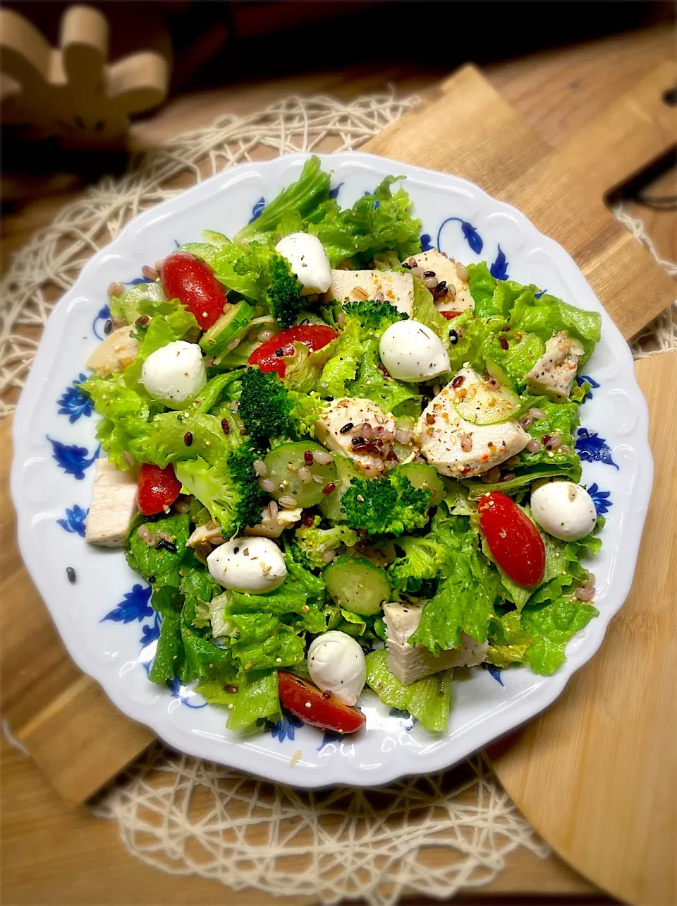 サラダチキンとモッツァレラチーズのサラダ|真珠きょうだいママさん