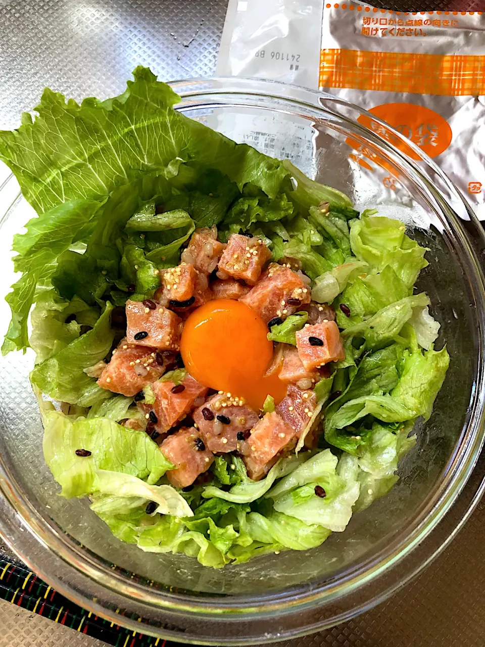 サーモンとレタスサラダ🥗|ブンタさん