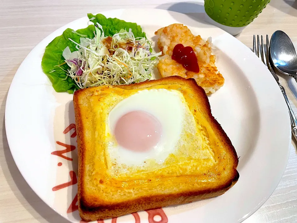 朝食　目玉焼きトースト|キヨさん