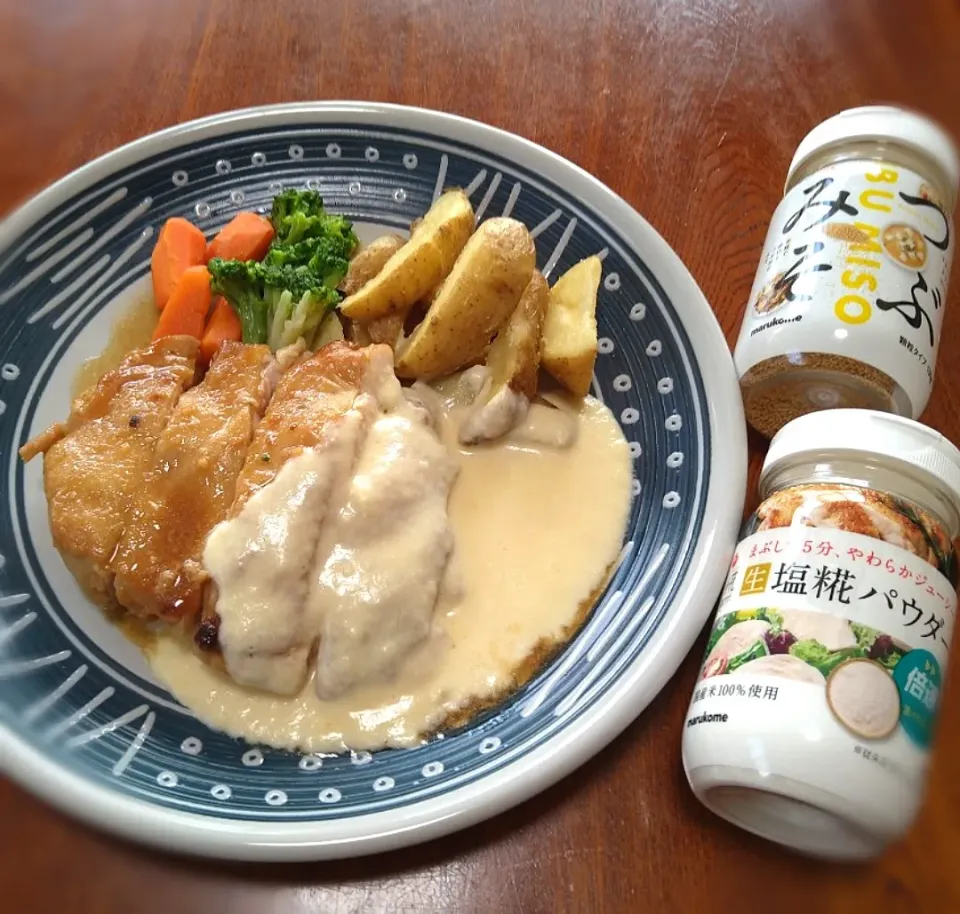 チキンステーキつぶみそチーズソース🍗🧀|ソコツモノさん