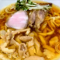 【食べログ TOP 5000 選出店】 
手打 親鶏中華そば 綾川 
親鶏中華そば  中太麺
(中太麺or極太麺の選択、860円) 
＋親かわ (50円)
＋小ライス (100円)
＠恵比寿5分
(JR渋谷駅から徒歩20分)
24299 (324,775)|大脇さん