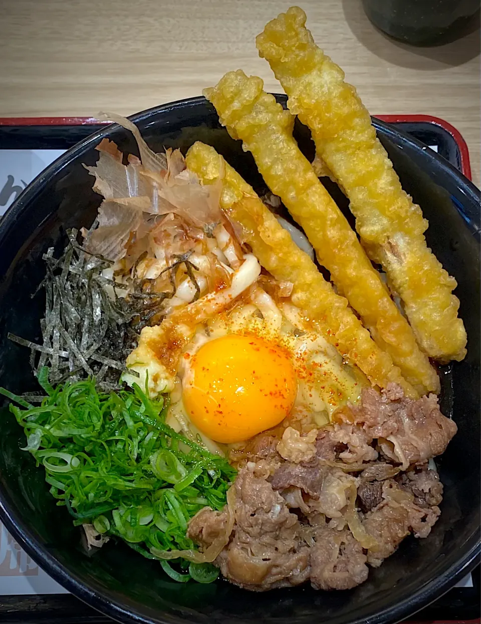 温ぶっかけうどん+肉 760円|すくらんぶるえっぐさん