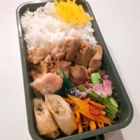 鶏の照り焼き弁当🌷|きゅーさん