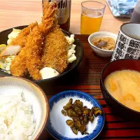 人気の定食屋さんでミックスフライ定食| 須佐浩幸さん