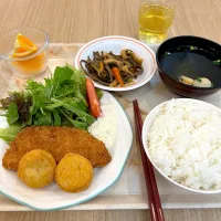 寮の晩ごはん😋|すかラインさん