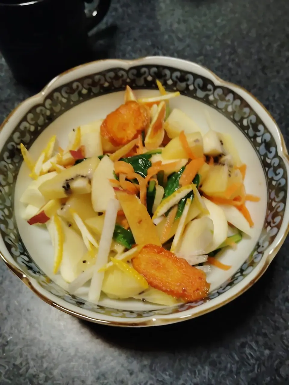 キュウイりんごと揚げ人参さつまいも酢の物|由紀子さん