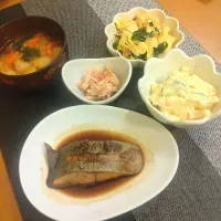 ☆カンパチの煮付け　☆マカロニサラダ　☆ササミ梅肉和え　☆高野豆腐卵とじ　☆味噌汁|chikakoさん