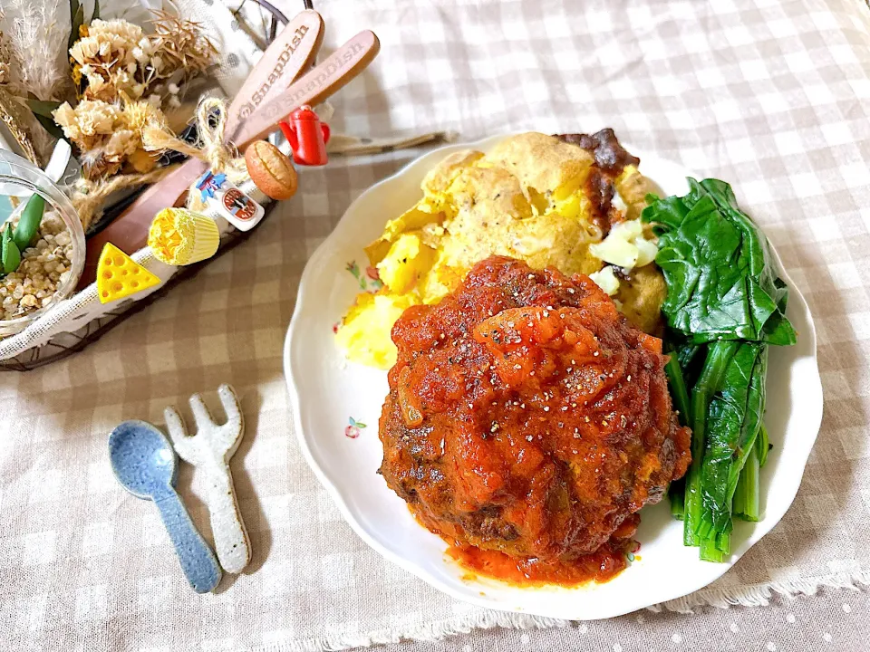 トマト煮込みハンバーグ🍅
マルコメ「生塩糀パウダー黒胡椒ブレンド」使用|がぁがさん