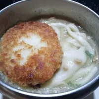 粉砕餃子スープのとろみ付きコロッケうどん| darkbaronさん