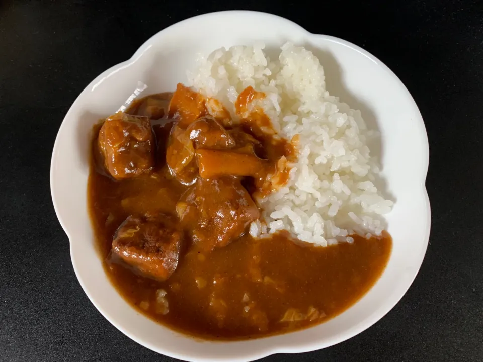 マルシンハンバーグビールカレーライス|そらまめさん