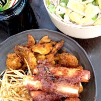 きつね蕎麦、梅ちくわ揚げ、イカゲソ唐揚げ、モヤシソテー|まみみさん