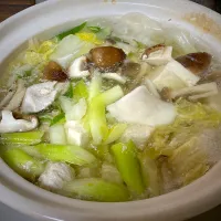 鶏肉と水餃子と白菜の鍋🍲|もえさん