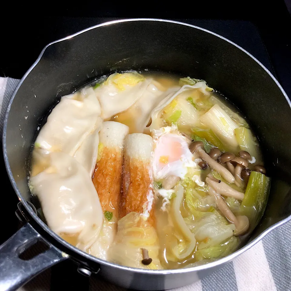 17:04 水餃子入りお鍋🍲🥟朝兼昼兼晩ごはん？|へれ子さん