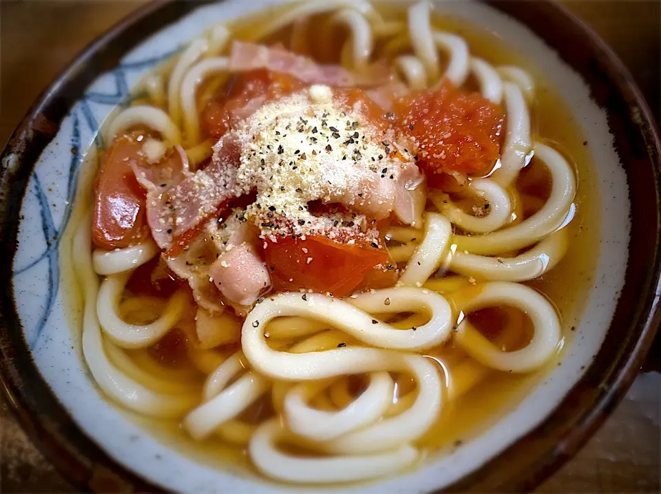 トマトベーコンチーズうどん|名状しがたいゴミムシのようなものさん