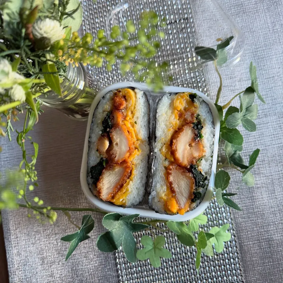 12/7❤︎自分のおにぎらず弁当🍙🌱

＊ 甘辛から揚げ
＊ ふらとろたまご焼き
＊ ほうれん草の胡麻和え|Makinsさん