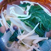 きのこ🍄‍🟫とほうれん草🥬の出汁スープ| Japanese  spiritsさん