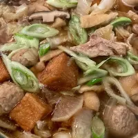 鶏鍋のつもりだったが冷蔵庫にある物入れた鍋🍲😅|abekoさん