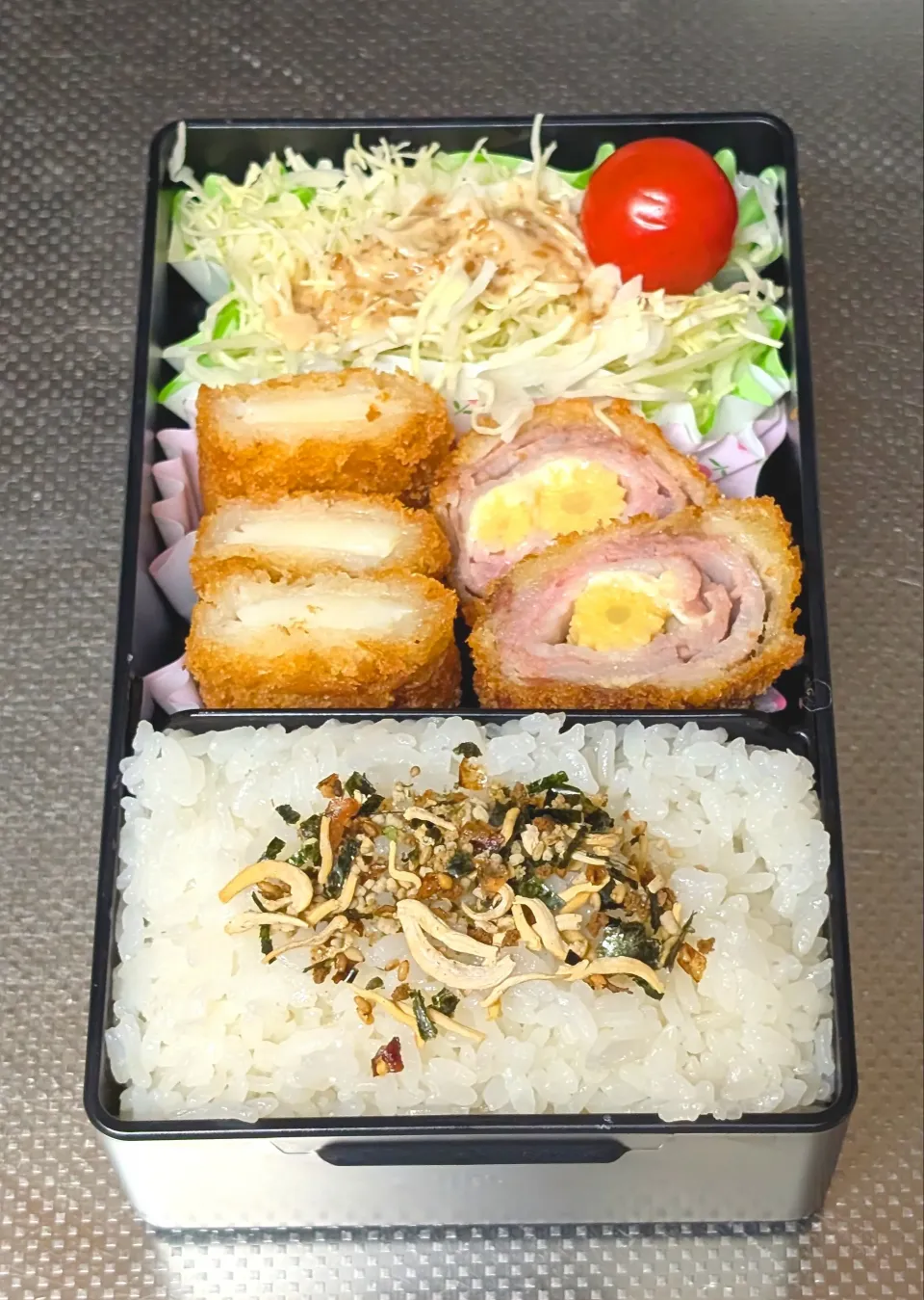 チーズヤングコーンの豚巻&イカフライ弁当|黒川克博さん