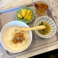 納豆ご飯、さつまいもスティック、お味噌汁|なつこさん