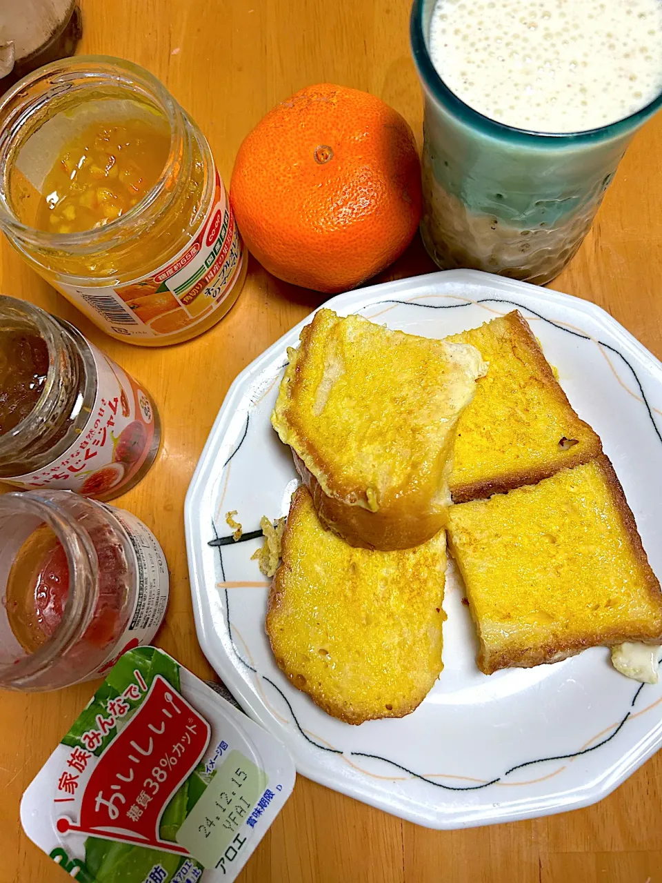 今日の朝ごはん。フレンチトースト。キウイとバナナのジュース。|くのっちさん