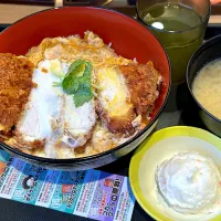 “極厚”ロースかつ丼（ライス並）|マハロ菊池さん