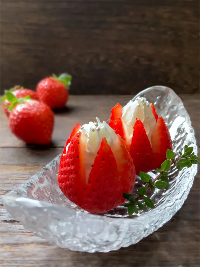 Snapdishの料理・レシピ写真:🍓苺アイス🍓｜ひと手間で♡いちごの簡単おやつ♪