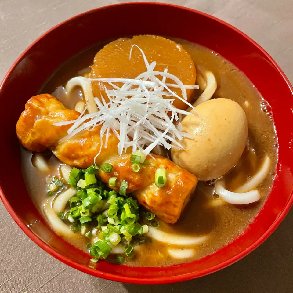 おでんの残りでカレーうどん🍢|かつおさん