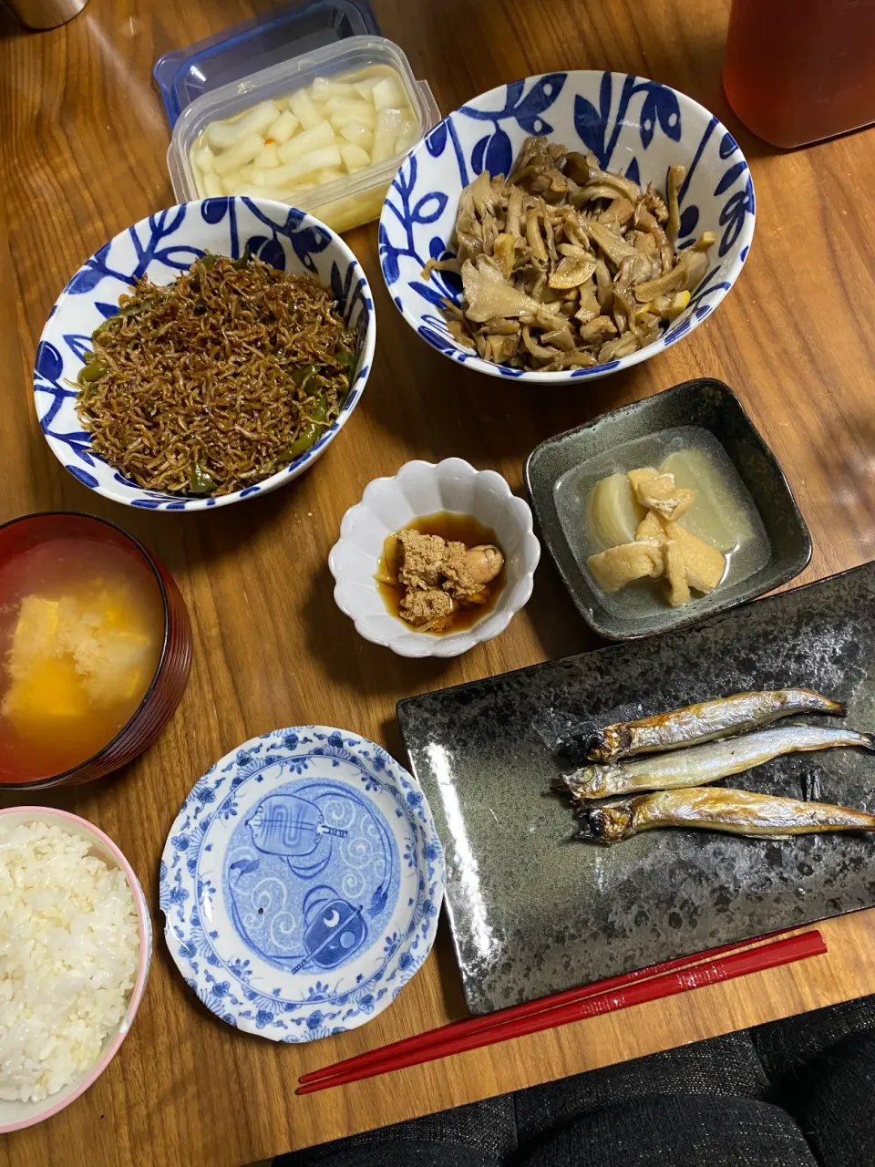 夜　ししゃも､蕪煮物､舞茸の檸檬炒め､ピーじゃこ|みちくんさん