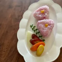 1合ご飯炊きで残ったご飯に大根おろしを混ぜてピンクのおにぎりゆず乗せ| sonokoさん