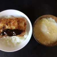 ミルフィーユカツでみそかつ丼、ミルク味噌汁|そらまめさん