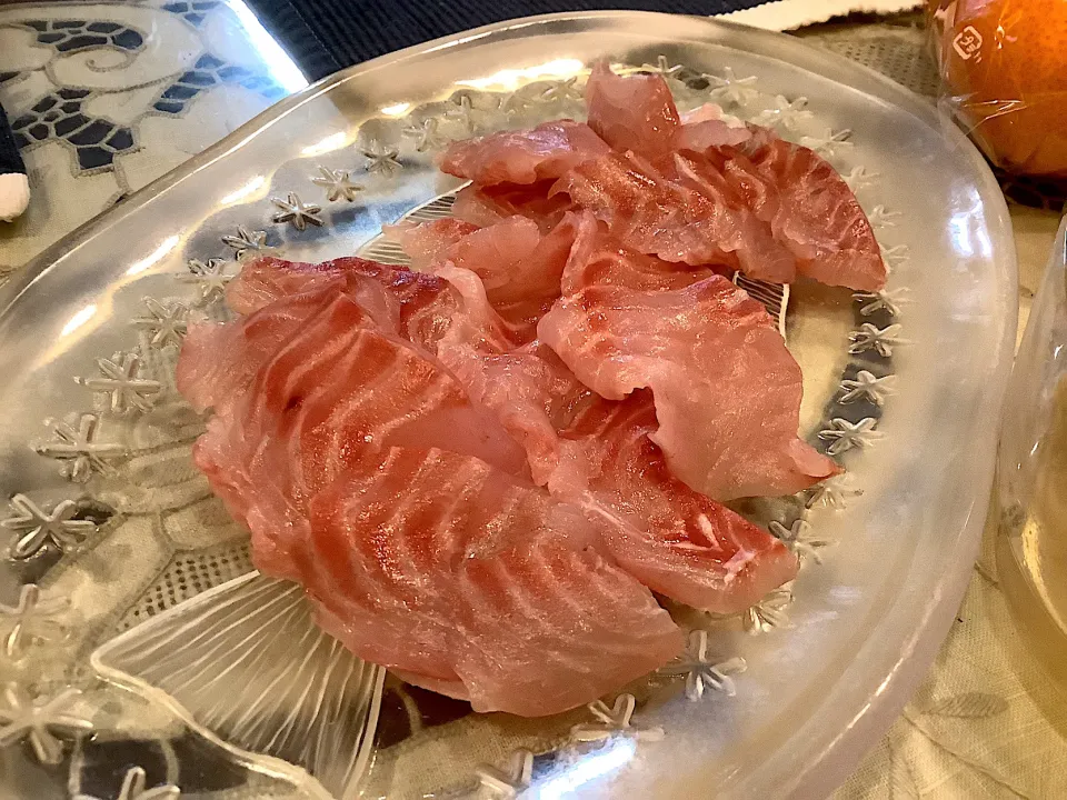 メジナのお刺身🐟😋|アライさんさん