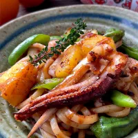 アオリイカとパイナップルの焼きうどんwith yummy