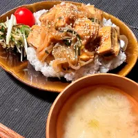 もやし厚揚げ丼|ひなこさん