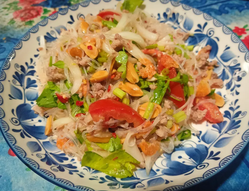 ยำวุ้นเส้นโบราณ
Traditional glass noodle salad|🌿Veerapan Mu🌿さん