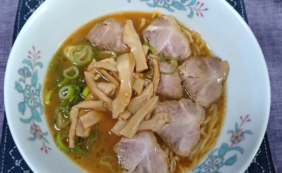 夫が作ったラーメン|よっちびやばんぶーさん