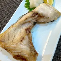 ブリかま塩焼き レモン🍋と大根おろしとの相性抜群