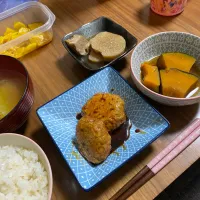 夜　鶏肉ハンバーグ照焼き､南瓜煮物|みちくんさん