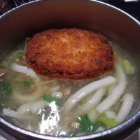 みぞれ仕立てのなめ茸と肉そぼろ入りとろみ付きコロッケうどん|darkbaronさん