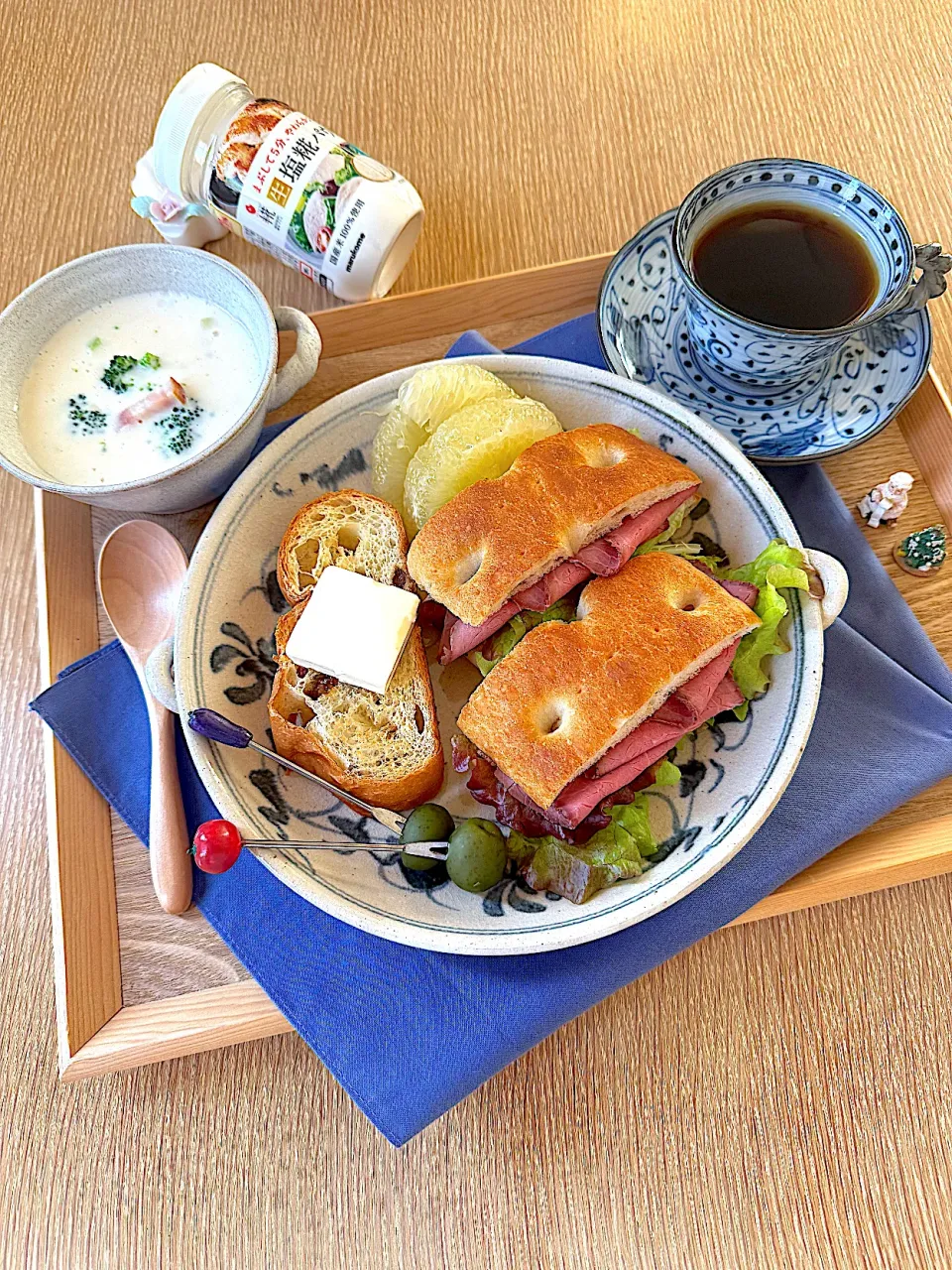 フォカッチャサンドとクリームスープでブランチ|サミカさん