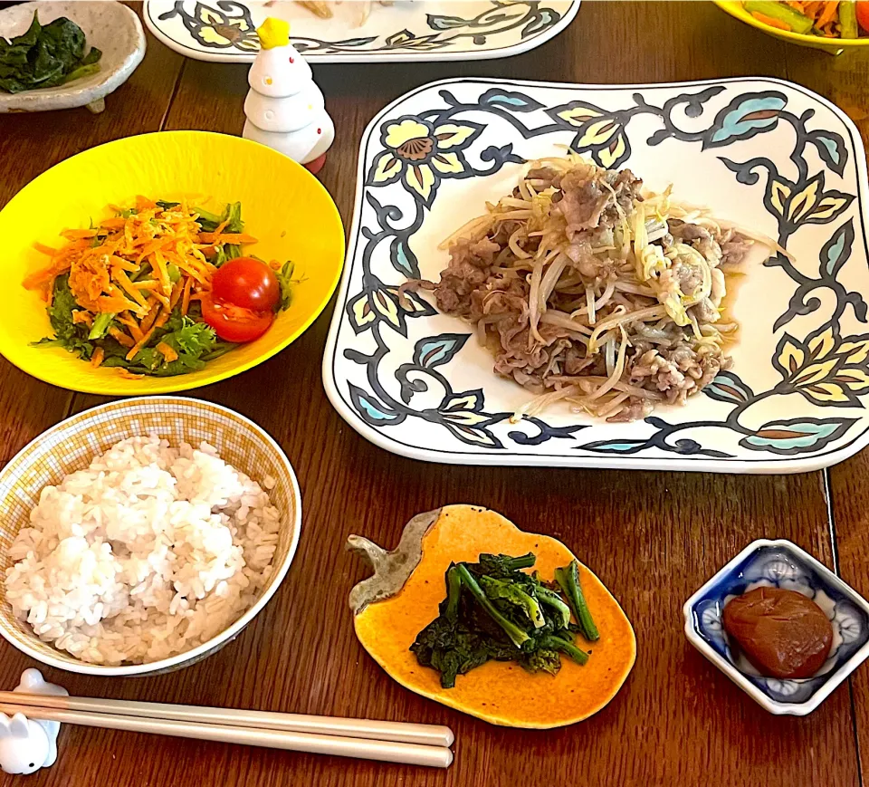 晩ごはん♯牛肉もやし炒め♯ほうれん草胡麻和え|小松菜さん