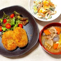 🍴豚汁🍴コロッケ🍴ちくわときゅうりと卵の和風マヨ和え|Mさん