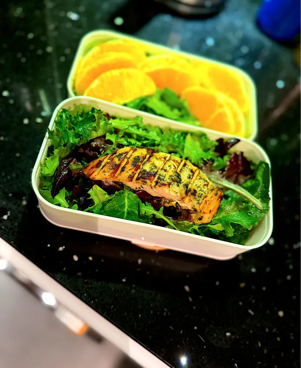 Grilled chicken fillet with orange salad lunchbox|Zhen Zhenさん