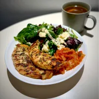 GRILLED CHICKEN FILLET with Kimchi Salad|Zhen Zhenさん